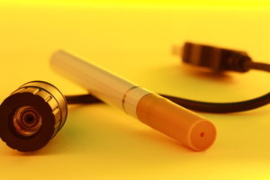 Junge Raucher greifen verstärkt zur E-Zigarette - Experten warnen vor Chemiecocktails